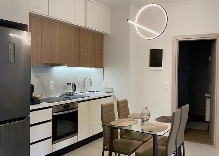 J&l דירה טריקלה